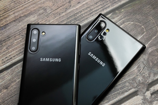 下月发 三星Galaxy Note 10系列机模上手：挖孔屏+屏幕指纹