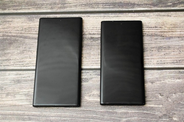 下月发 三星Galaxy Note 10系列机模上手：挖孔屏+屏幕指纹