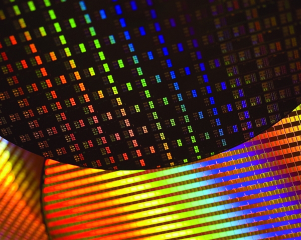 Intel 32nm工艺量产10周年：晶体管密度10倍提升