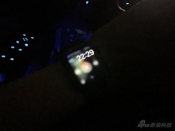 苹果Apple Watch 5评测：一块永不熄灭的屏幕