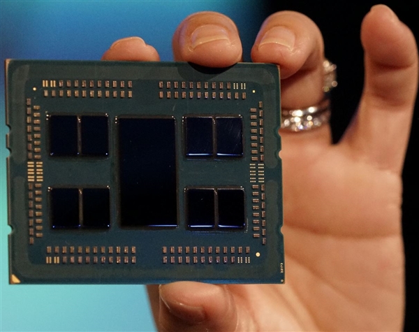 395.4亿晶体管！红外线下的AMD 64核心霄龙