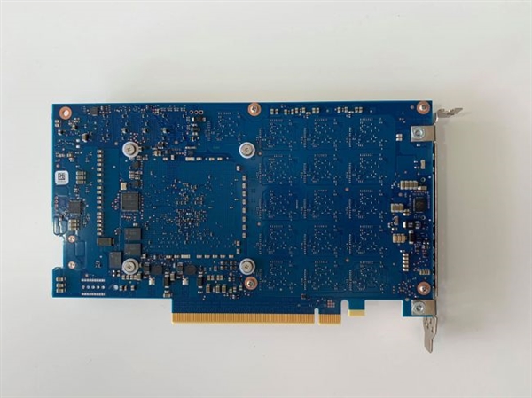 美光发布当前世界最快SSD X100：9GB/s读写速度、Intel傲腾劲敌