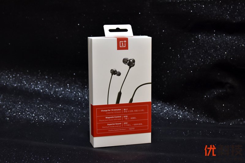 充电10分钟，听歌10小时 <a href='https://www.oneplus.com/cn/bullets-wireless-2' target='_blank'><u>一加云耳2</u></a>无线耳机橄榄绿开箱<a href='https://www.ivipi.com/pc/' target='_blank'><u>体验</u></a>