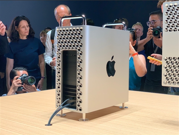 <a href='https://www.apple.com/cn/' target='_blank'><u>苹果</u></a>Mac Pro被吐槽 刘作虎：只有我觉得很漂亮吗