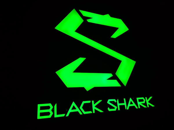 全球首款16GB运存手机？<a href='http://www.blackshark.com/cn/index.html' target='_blank'><u>黑鲨手机</u></a>3 5G手机配置曝光