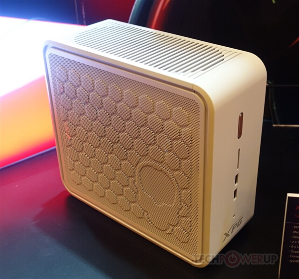 硬塞八核i9＋独显！Intel幽灵峡谷NUC迷你机细节