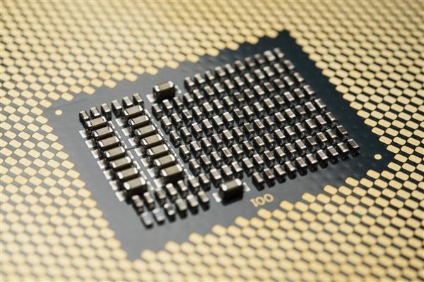 Intel神秘26核心曝光：加速频率4.4GHz 还是14nm