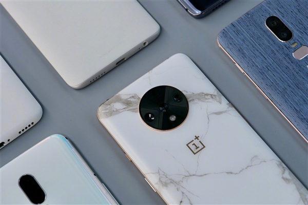 刘作虎晒<a href='https://www.oneplus.com/cn' target='_blank'><u>一加</u></a>流产工程机：大理石纹殊为可惜