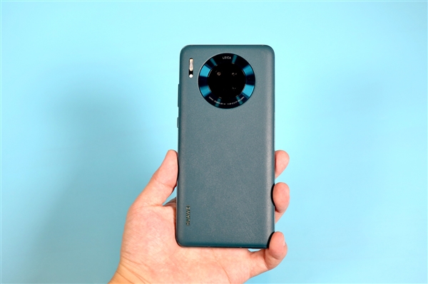 Mate 40要用？华为新专利技术曝光：摄像头圆环支持触摸、可当副屏