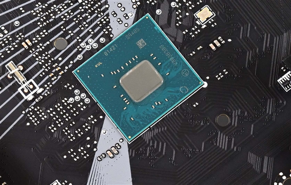 第11代酷睿i7-1185G7跑分曝光：核显比锐龙7 4800H强20%
