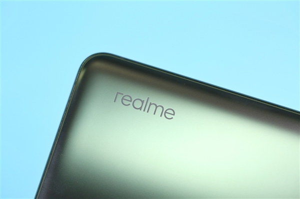 采用1亿像素主摄+骁龙855 Realme X3 SuperZoom参数曝光