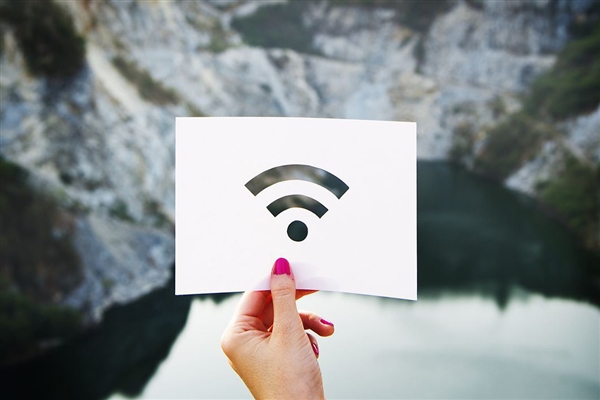 Wi-Fi速度赛有线！Wi-Fi 6E路由器速率高达10.8Gbps