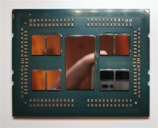 AMD定制霄龙7R32浮出水面：280W TDP、不知几核心