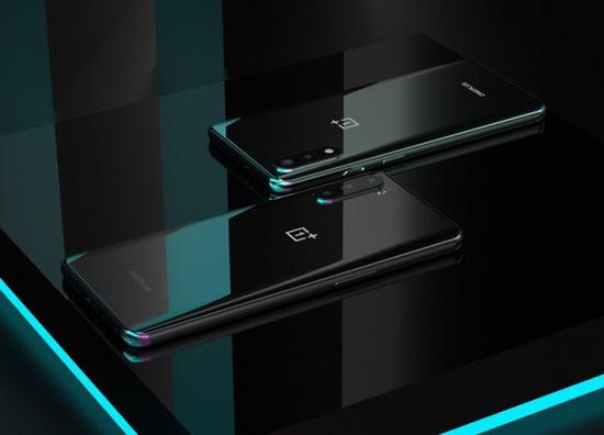 <a href='https://www.oneplus.com/cn' target='_blank'><u>一加</u></a>两款新机渲染图