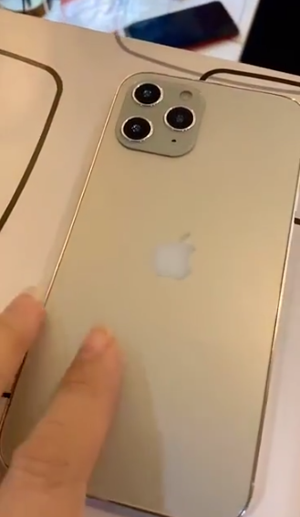 疑似iPhone 12真机曝光：简直就是苹果4复刻！