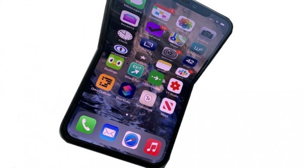 苹果正打造折叠式iPhone 显示屏会自动修复划痕或凹陷