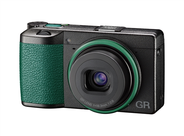 理光发布GR III ING限量版数码相机 外观独特：机身黑配绿