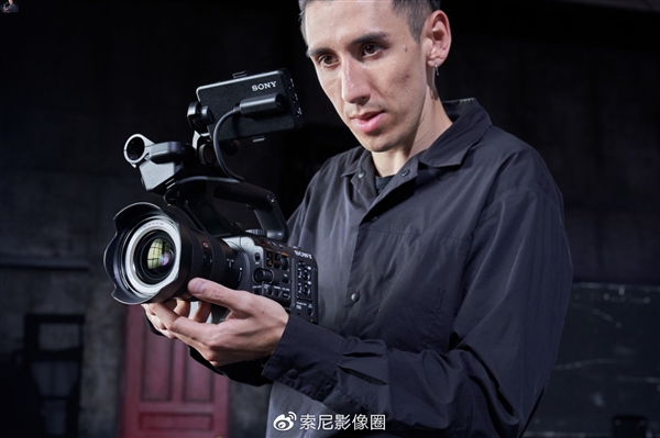4.8万元 <a href='https://www.sony.com.cn/' target='_blank'><u>索尼</u></a>发布全画幅电影摄影机FX6：1020万像素+4K拍摄