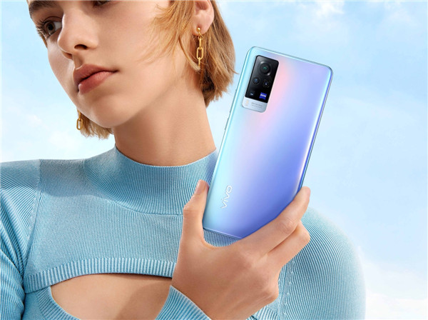 搭载蔡司联合影像系统 vivo X60系列明天正式开售