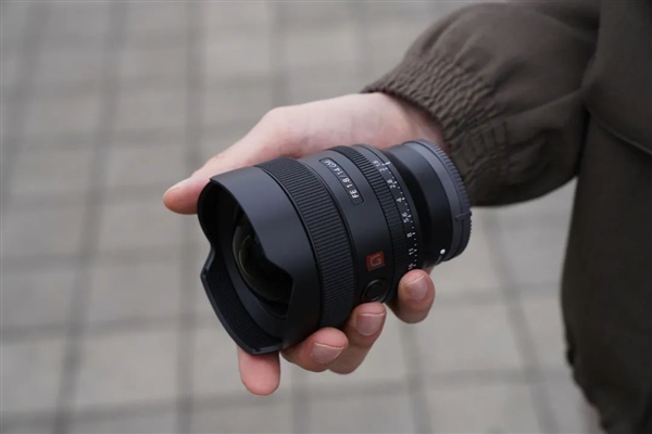 11300元 <a href='https://www.sony.com.cn/' target='_blank'><u>索尼</u></a>正式发布G大师镜头FE 14mm F1.8 GM