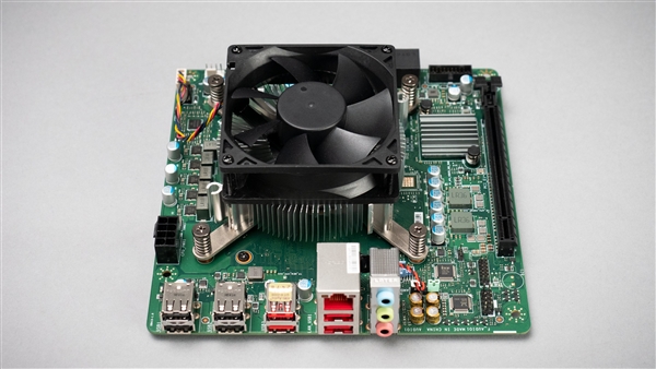 AMD 4700S神秘处理器拆机：Xbox Series X同款