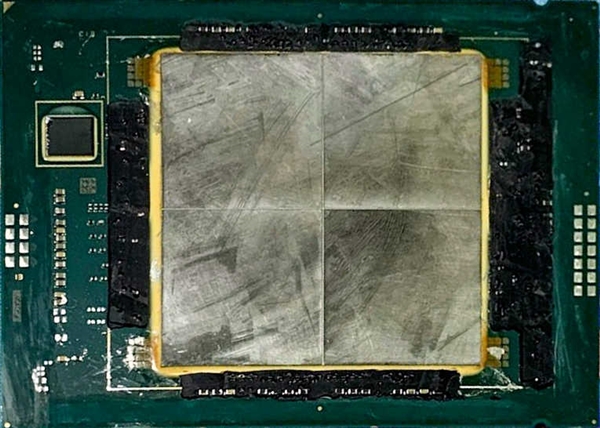 Intel 60核心至强内核照首曝：出厂就屏蔽4个
