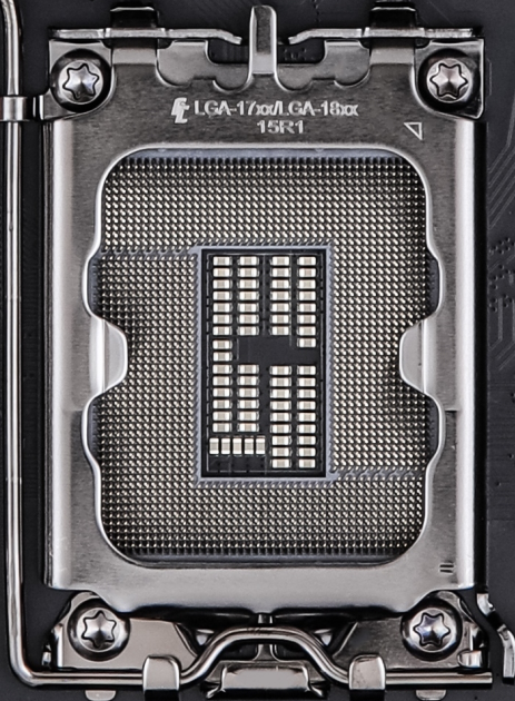Intel 12/13代酷睿LGA1700插座首曝：变大了 也没变