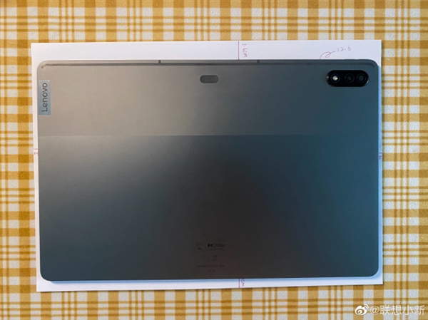 联想小新Pad Pro12.6真机现身：直角边框 和A4纸一般大