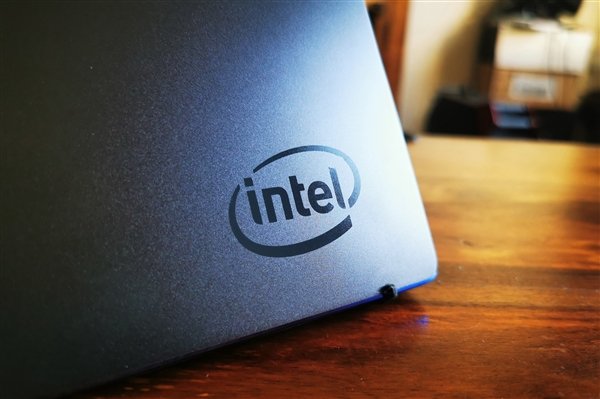Intel 12代笔记本旗舰现身：6+8核心双杀苹果、AMD