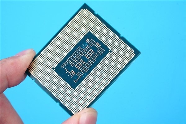 32线程、支持DDR4内存 Intel 13代酷睿i9-13900K偷跑