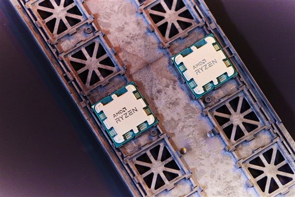 AMD锐龙7000工程版外观参数首曝：将有16核/8核双版本