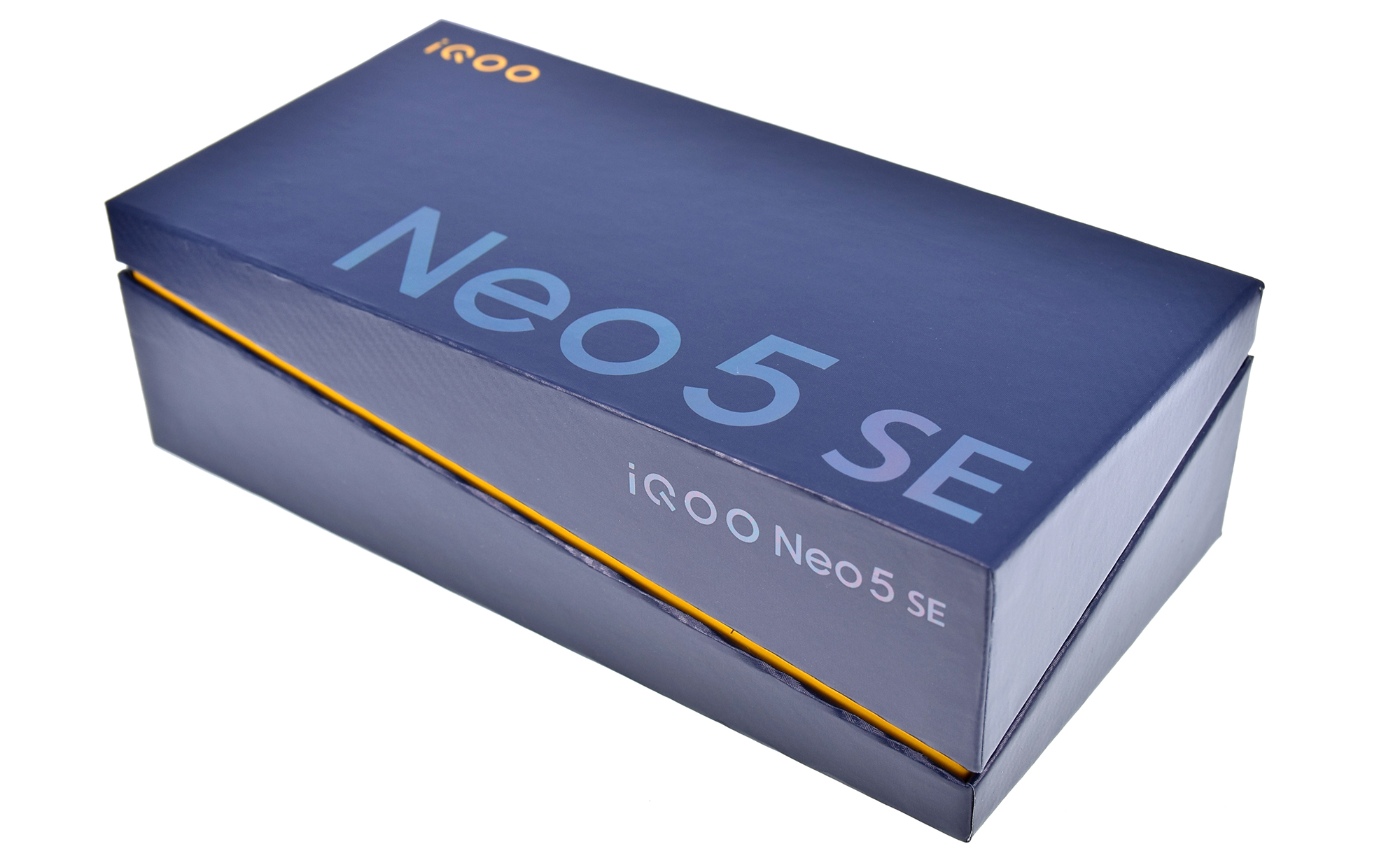 全面均衡的LCD屏新机 iQOO Neo5 SE优科技开箱体验