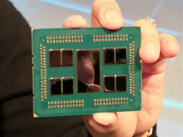 AMD Zen4霄龙内部设计首曝：13颗芯片合体、冲上96核心