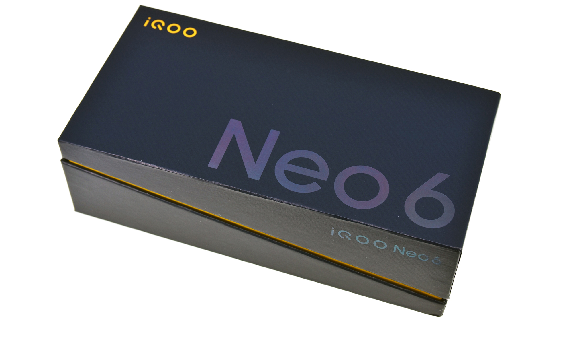 性能颜值无短板 iQOO Neo 6优科技开箱体验