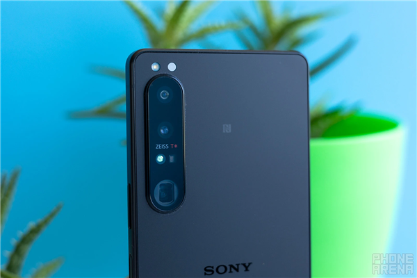 全球首款骁龙8 4K屏旗舰！索尼Xperia 1 IV真机图赏