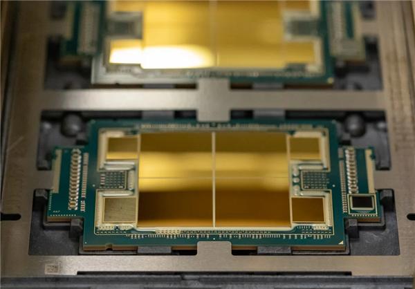 56核心350W功耗！Intel 7工艺至强全线曝光