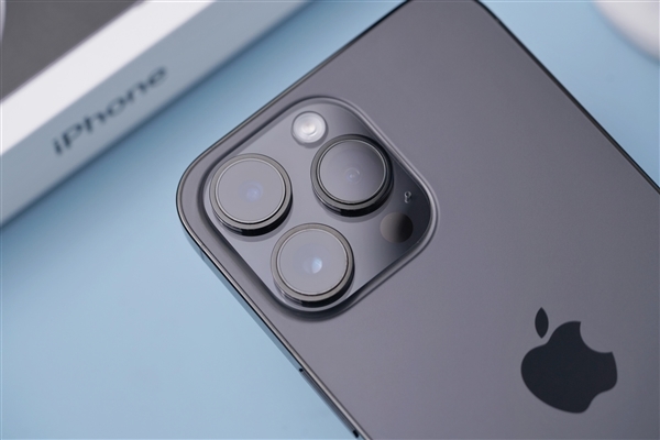 网传<a href='https://www.apple.com/cn/' target='_blank'><u>苹果</u></a>官方iPhone电池保养小技巧引争议：被吐槽用手机太累了