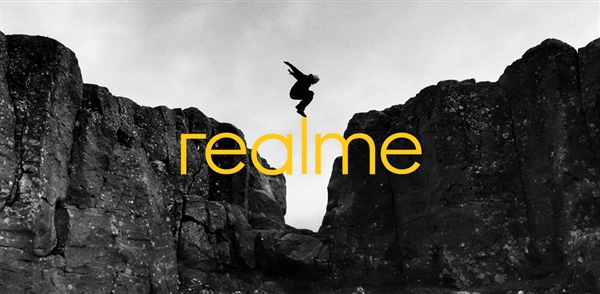 realme折叠屏新机来了：竖折横折全都有