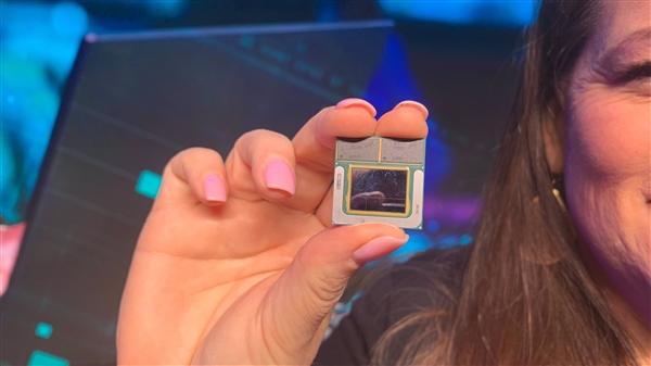 Intel Lunar Lake超低功耗处理器首曝：24年的超线程没了！