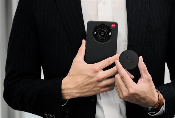 <a href='www.leica-camera.com/' target='_blank'><u>徕卡</u></a>Leitz Phone 3智能手机发布：1英寸大底图像传感器 配磁性镜头盖