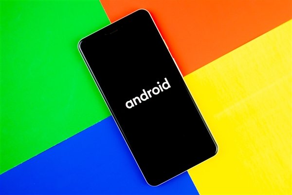 全球首发Android 15！谷歌Pixel 9外观曝光