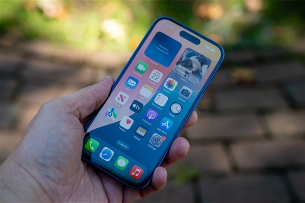 iPhone 16 Pro价格大跳水：<a href='https://www.apple.com/cn/' target='_blank'><u>苹果</u></a>手机从来没这么香过