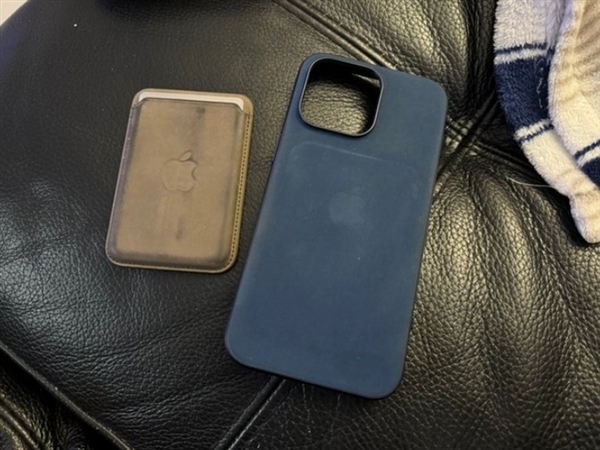 <a href='https://www.apple.com/cn/' target='_blank'><u>苹果</u></a>终于抛弃精织斜纹！iPhone 17系列官方手机壳亮相：合成纤维材质