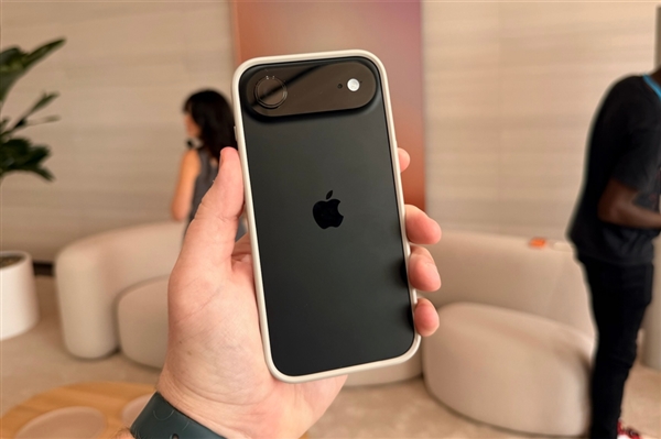<a href='https://www.apple.com/cn/' target='_blank'><u>苹果</u></a>为何不追国产手机的大电池与快充潮流：看完秒懂