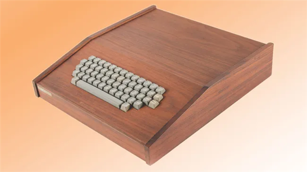 仅存世9台！稀有木盒版Apple-1拍卖：估价超210万元