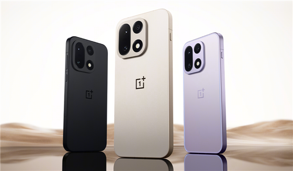 <a href='https://www.oneplus.com/cn' target='_blank'><u>一加</u></a>15“绝对黑”配色公布：纯粹、极致！史上最黑