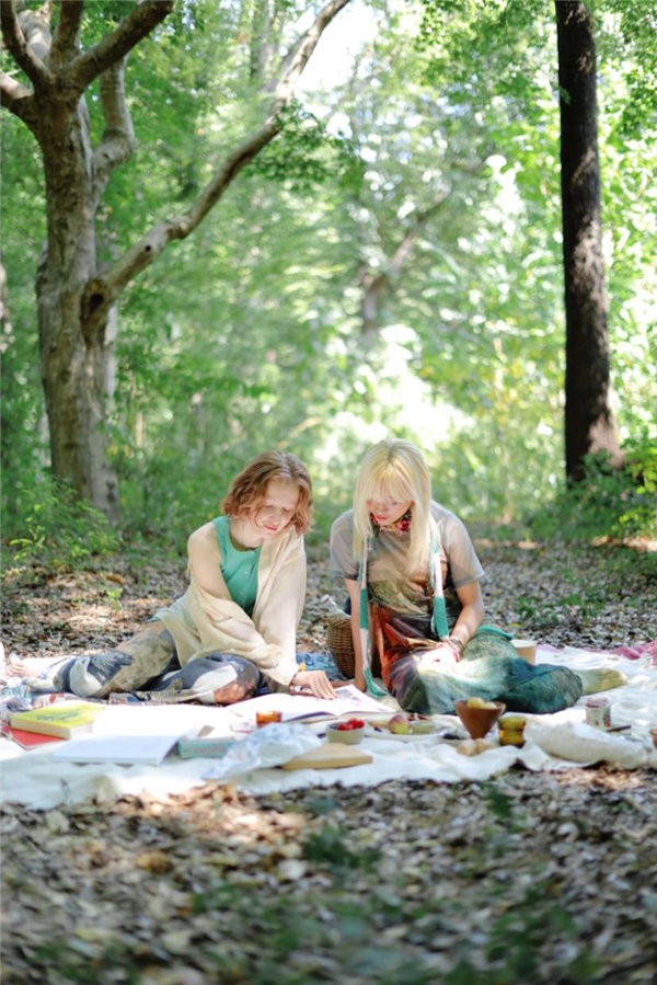 2949元 佳能发布RF45mm F1.2 STM全画幅镜头：同价位罕见F/1.2大光圈