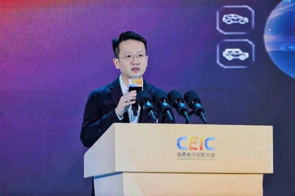 荣耀郭锐：以“三新”解码AI终端新生态 加速端侧AI消费级落地