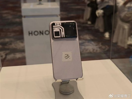 行业首款自带云台的机器人手机！荣耀ROBOT PHONE真机首次亮相