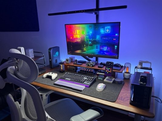 圣诞节送 TA 赛博魔法盒！ROG 魔霸 9 Mini 畅玩 3A 大作